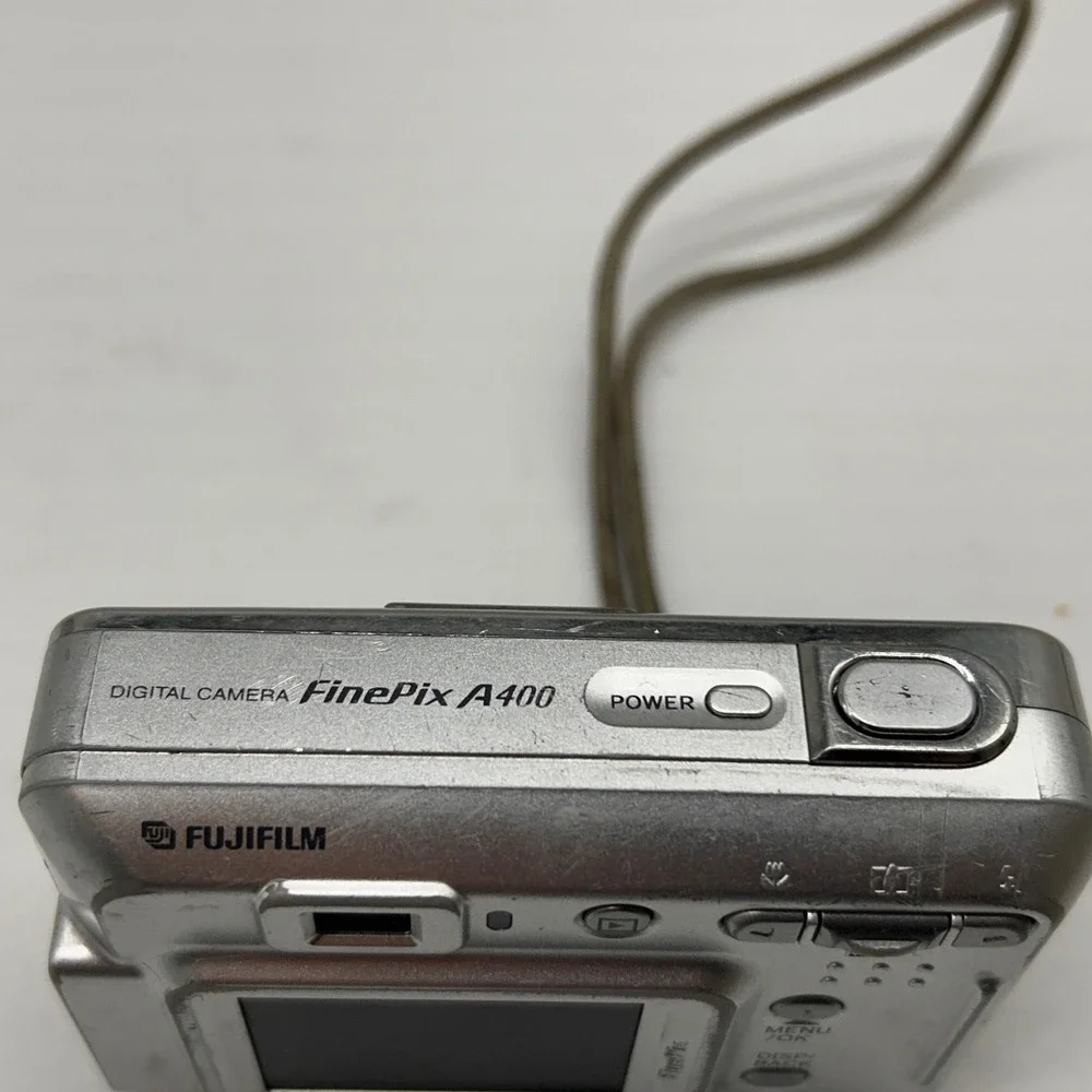 Fujifilm FinePix A400 Silver 4.1MP Digital Camera - AS IS Focus Error + 1GB xD